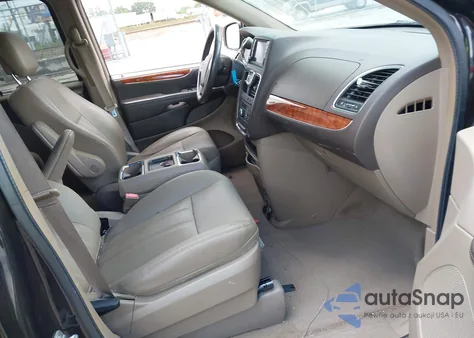 2015 Chrysler Town & Country Touring from USA, damaged, VIN 2C4RC1BG1FR699569